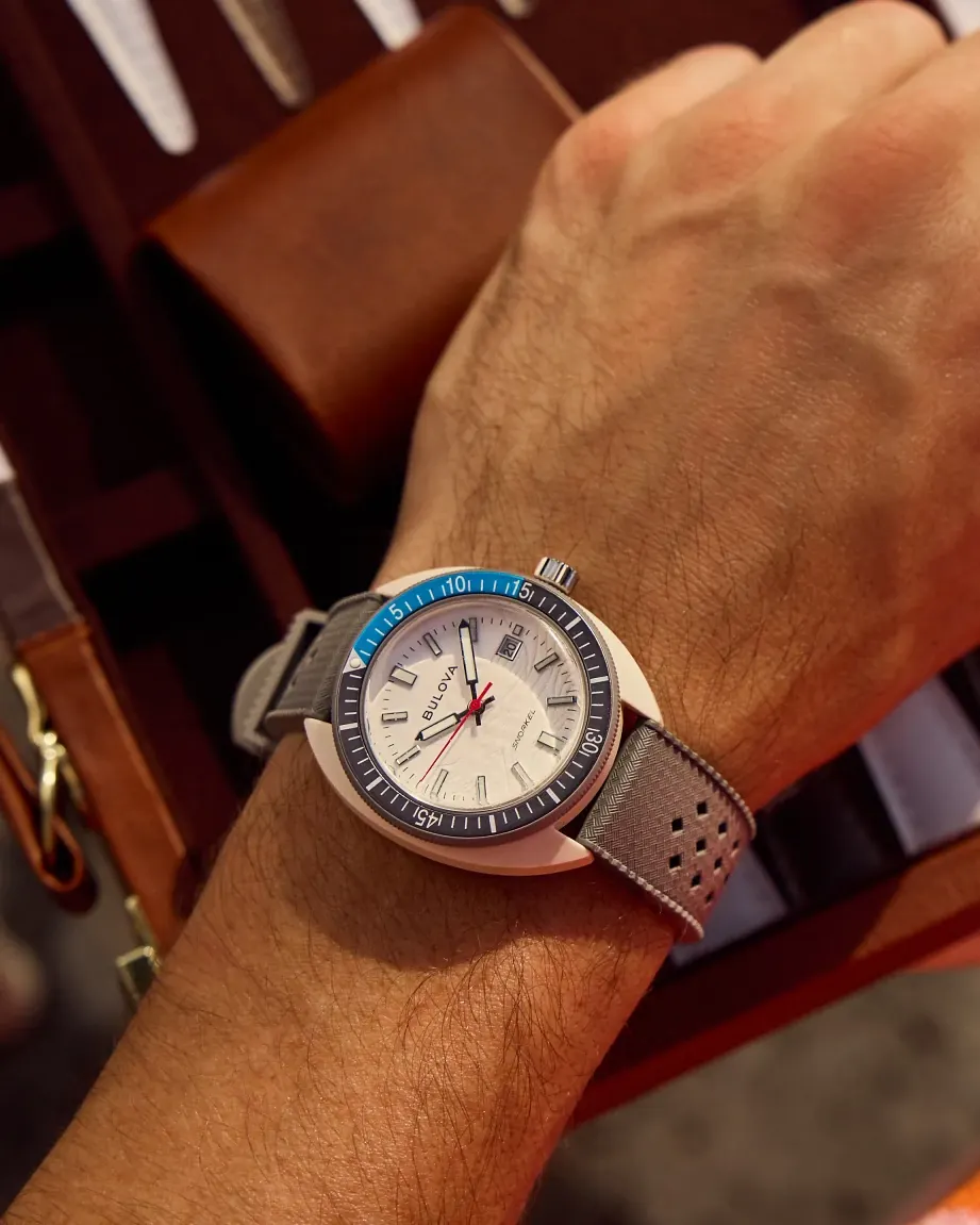 White Dial HNBR Rubber Snorkel - Great White Shark 98B449 | Bulova